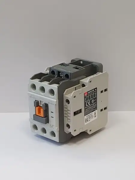 کنتاکتور 40 آمپر LS ال اس 18.5kw بوبین 220 ولت مدل MC-40a
