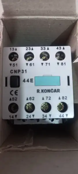 کنتاکتور کمکی رعد کنکار RADE KONCAR مدل CNP 31 44 داری 4 کنتاکت NOو 4 کناکت NC