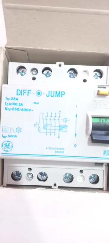 کلید محافظ جان آمریکایی برند DIFF JUMP سه فاز صنعتی 25 آمپر gallery0