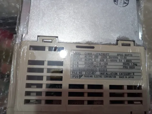 درایو اینورتر1.1 کیلو وات 1.1kw تکفاز omron  امرن ژاپن مدل CIMR-J7ZB0P7 در حد نو