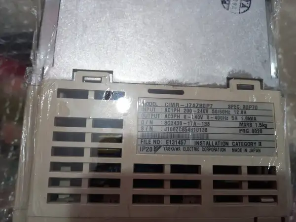 درایو اینورتر1.1 کیلو وات 1.1kw تکفاز omron  امرن ژاپن مدل CIMR-J7ZB0P7 در حد نو