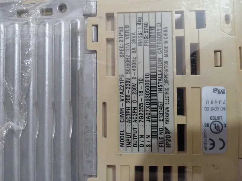 درایو اینورتر 1.5 کیلو وات 1.5kw تکفاز omron  امرن  مدل  CIMR-V7AZ21P5 در حد نو gallery1