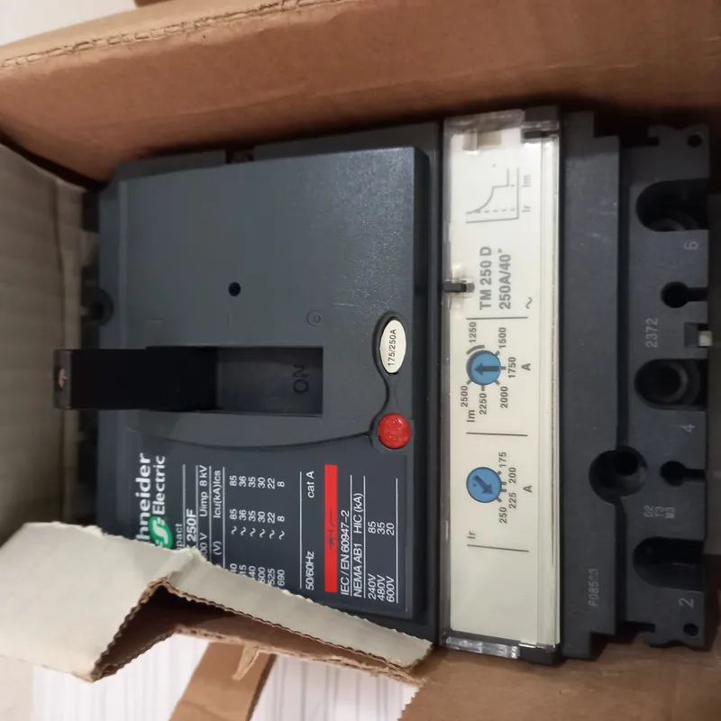 کلید اتوماتیک سه پل قابل تنظیم حرارتی و مغناطیسی 250 آمپر مدلNSX 250F اشنایدر فرانسه در حد نو دارای کارتن gallery3